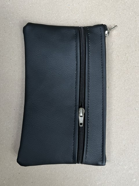 Etui saszetka czarna skórzana 6.1 20x12cm