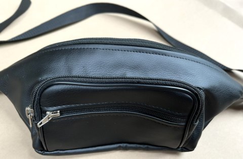 Saszetka nerka 40cm 4.3 czarna skórzana