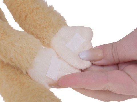 Masotka małpka wisząca beżowa z rzepami 45cm ZA5657