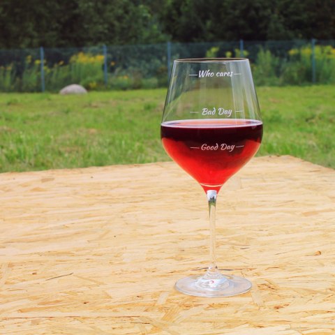 Gigantyczny Kieliszek Who cares Walentynki niej