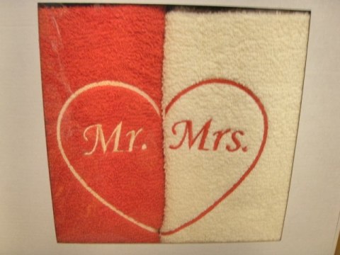 Ręcznik haftowany 50X100 2szt w pudełku WALENTYNKA 7846