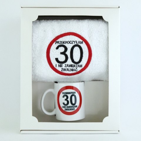 Kpl.ręcznik+kubek w pudełku ''PRZEKROCZYŁAM 30..''
